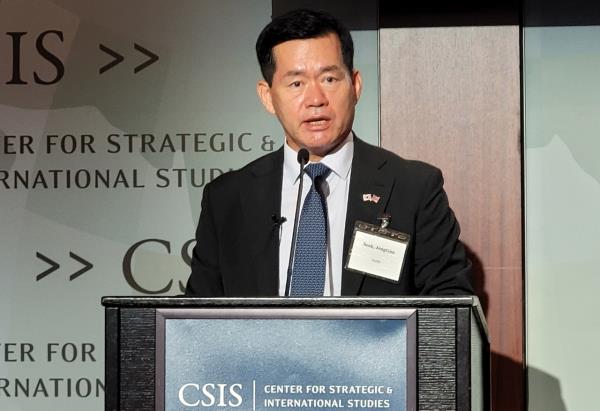 Seok Jong-gun, minister of the Defense Acquisition Program Administration, speaks during a forum hosted by the Center for Strategic and International Studies in Washington on Wednesday. (Yonhap)