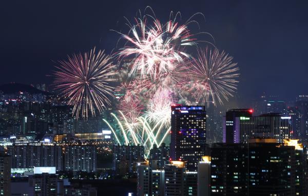 首尔国际烟花节交通管制及出行指南：避开拥堵轻松赏景