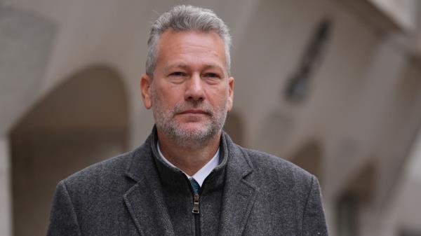 前威尔士改革英国党魁承认收受贿赂发表亲俄言论