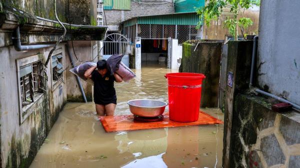 台风“巴蓬”过后暴雨肆虐，越南洪灾山崩已致19人遇难！