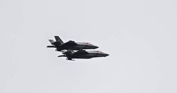 美国亮出7.76亿美元B-21突袭者核轰炸机震慑普京