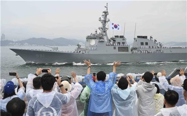 Visitors attend the first round of a 2025 fleet review organized by the Navy taking place in waters off the southeastern port city of Busan on Friday. (Republic of Korea Navy)