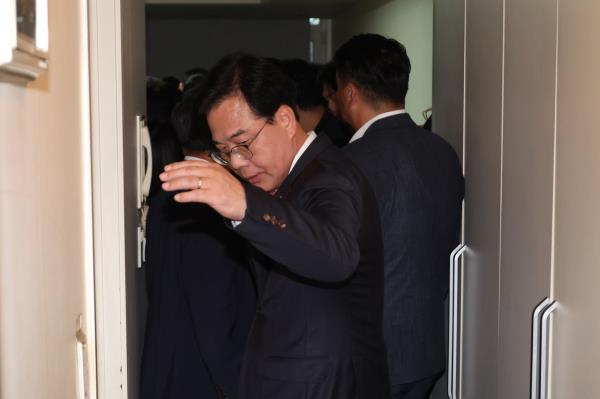 People Power Party floor leader Song Eon-seog is seen at his party