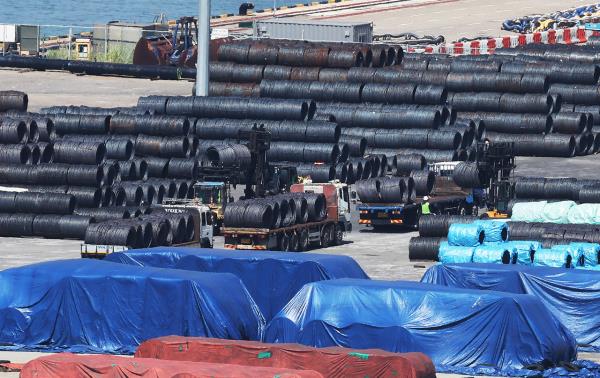 This file photo, taken Aug. 24, 2025, shows steel products waiting to be exported at a port in Pyeongtaek, about 60 kilometers south of Seoul. (Yonhap)