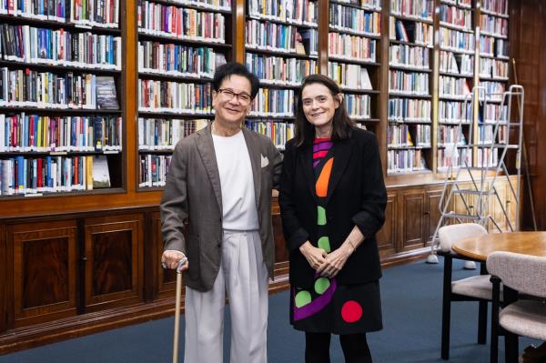 CJ Group Chair Lee Jay-hyun (left) and Chatham House CEO Bronwen Maddox pose for a photo during a meeting in London. (CJ Corporation)