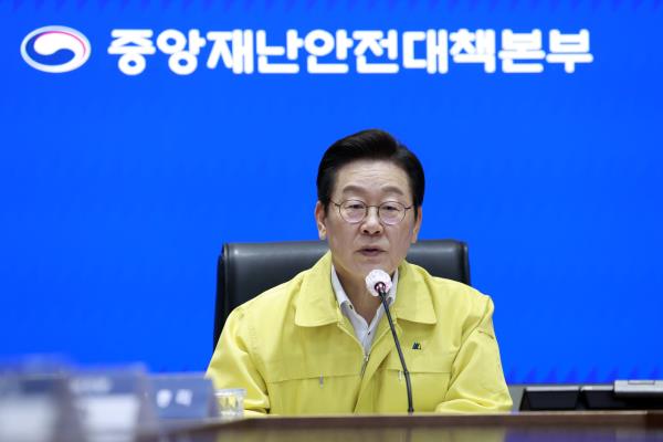 民调显示：李明支持率连续三周下滑，引发热议！