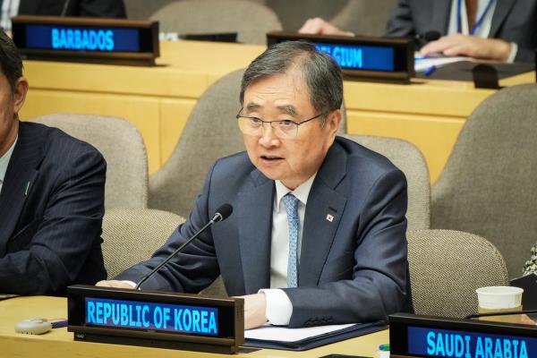 Foreign Minister Cho Hyun speaks during a UN meeting in this undated photo provided by his office. (PHOTO NOT FOR SALE) (Yonhap)