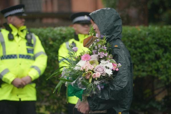 【突发】曼城犹太教堂遭血洗！警方连夜审讯6名嫌犯，背后真相令人发指