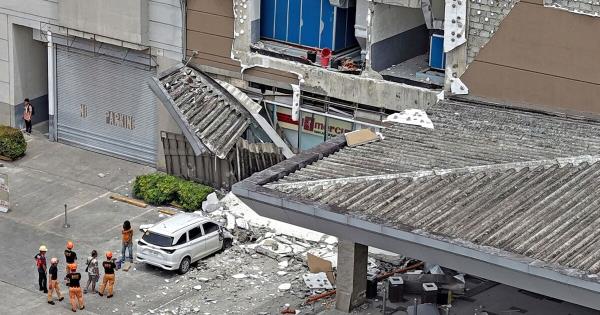 菲律宾7.4级强震现场直击！建筑倒塌道路撕裂，死亡人数持续攀升