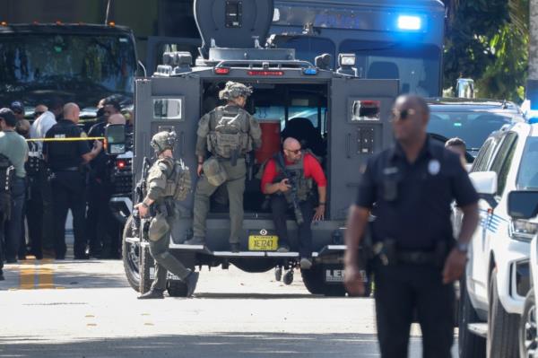 迈阿密警匪对峙酿血案：两警中枪，嫌犯饮弹自尽