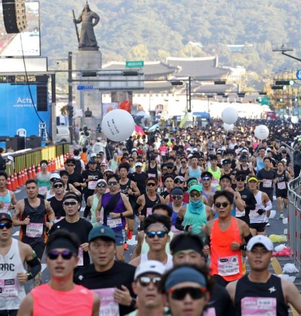 周日首尔马拉松赛开跑，多条道路将临时封闭！