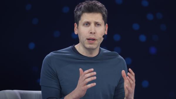 OpenAI耗资5000亿美元的星际之门项目首座数据中心在德州启用，新墨西哥州和俄亥俄州站点即将落地