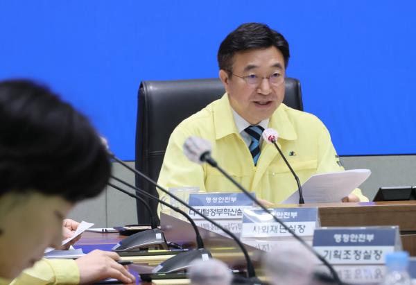 政府承诺中秋期间加速恢复在线政务服务，确保便民服务不间断