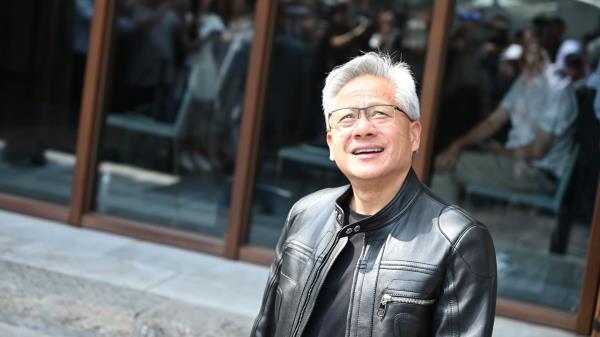 英伟达豪掷千亿美元投资OpenAI 数据中心布局引爆AI新赛道