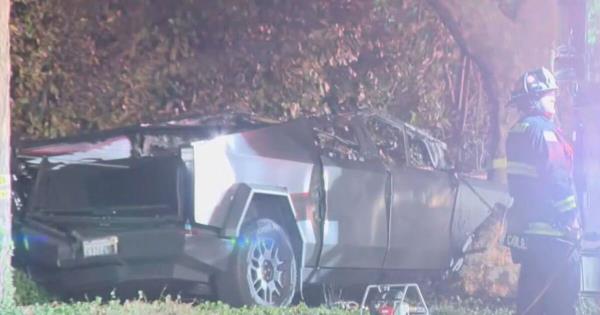 特斯拉车祸夺命，家属控诉设计缺陷致女儿被困身亡