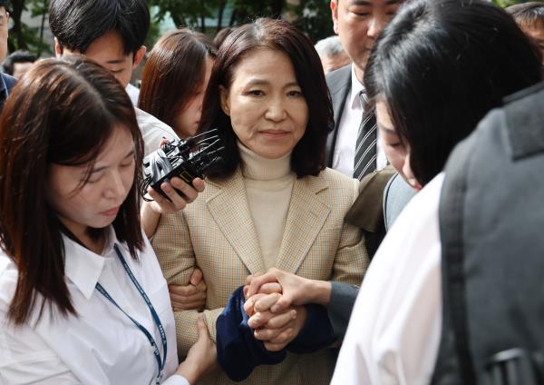 法院裁定前KCC总裁获释，司法审查引爆舆论！