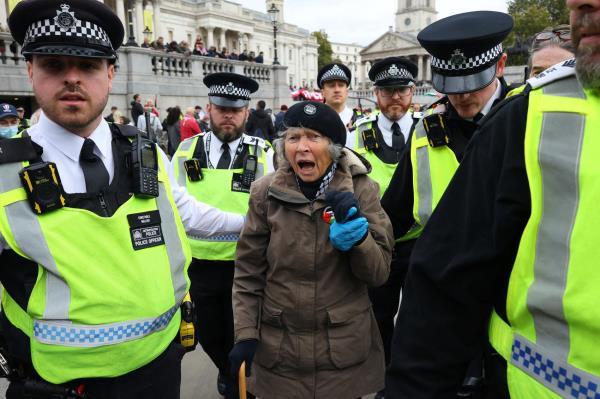英国警方再获新权！严控亲巴示威风暴升级