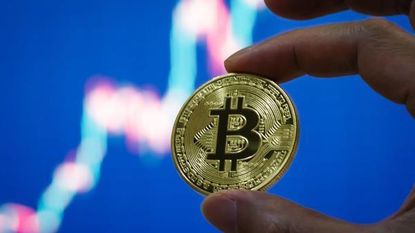 比特币暴涨逼近历史高点！政府停摆期间成避险新宠，涨幅仅差1%引爆市场