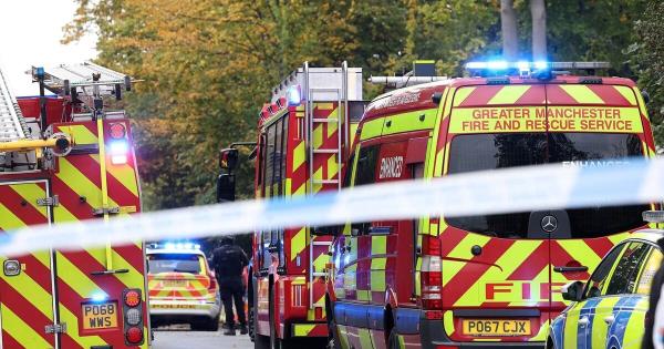 【突发】曼彻斯特犹太教堂遭袭致2死！英国警方发布完整声明，现场细节曝光