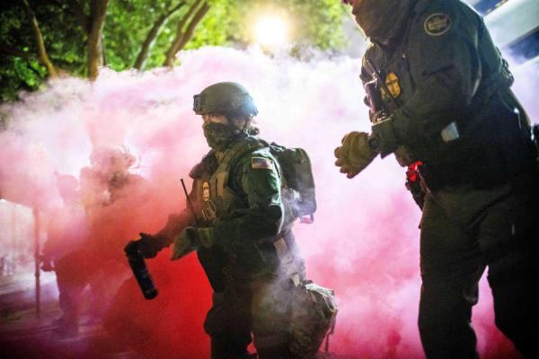 突发：联邦法官紧急叫停！特朗普政府调兵俄勒冈计划被勒令暂停（7小时前更新）