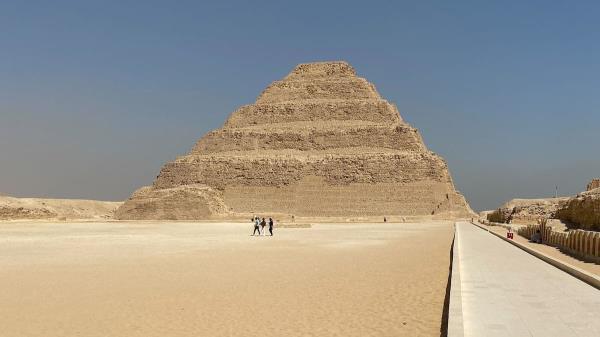 埃及萨卡拉古墓区惊现4000年神秘泥板离奇失踪！
