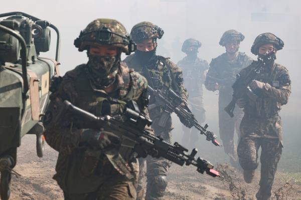 2021年起近2万韩国男性为逃兵役放弃国籍！网友炸锅了