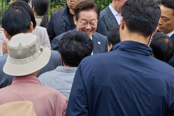 李支持率强势反弹至53.5%，创四周新高！民众信心回升背后暗藏这些信号