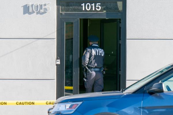 纽约少年遭警方枪击，母亲不怨警察却痛心心理健康救助缺失