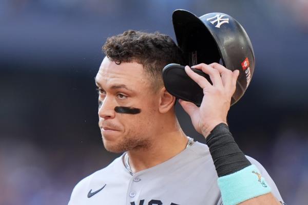 洋基打线哑火，蓝鸟狂轰滥炸夺首胜！ MLB美联分区赛爆冷开局