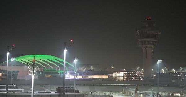 北约高度戒备！神秘无人机再袭大型机场，空中交通几近瘫痪