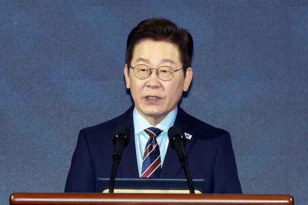 李在明承诺重新审视降低海外韩裔双重国籍年龄门槛，引发全民热议！