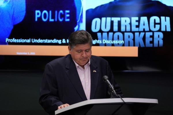 普利兹克紧急警告：特朗普数小时内将调动国民警卫队，全国震动！